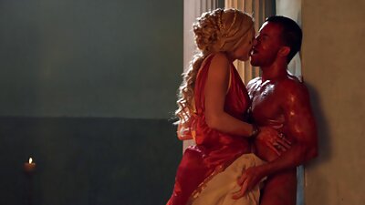 หัวนมแดงอย่างแข็งขันให้ คลิป วีดีโอ xxx blowjob และใช้เวลาในหี.